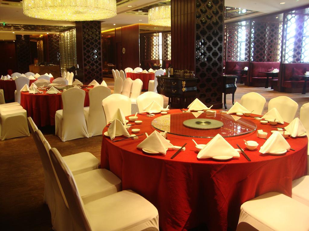 Hotel Ramada Plaza Lianyungang Exterior foto