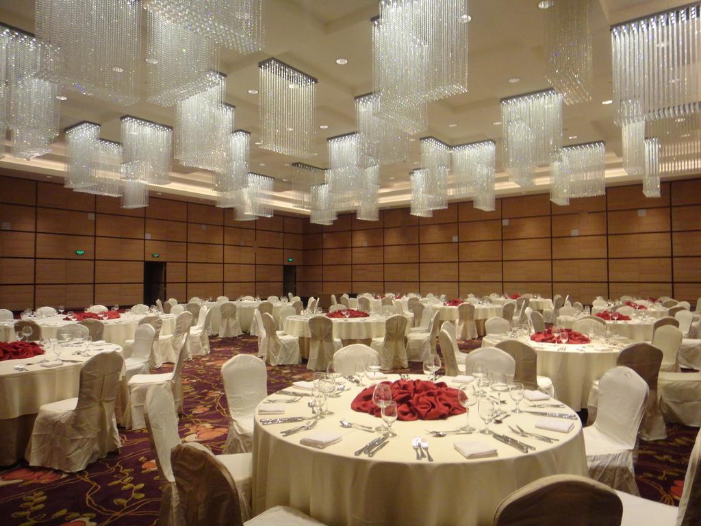 Hotel Ramada Plaza Lianyungang Exterior foto