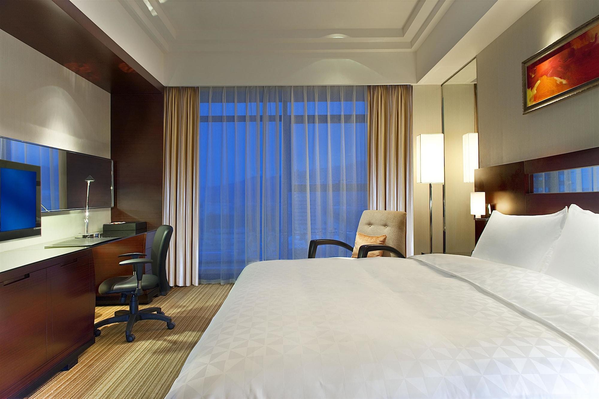 Hotel Ramada Plaza Lianyungang Exterior foto