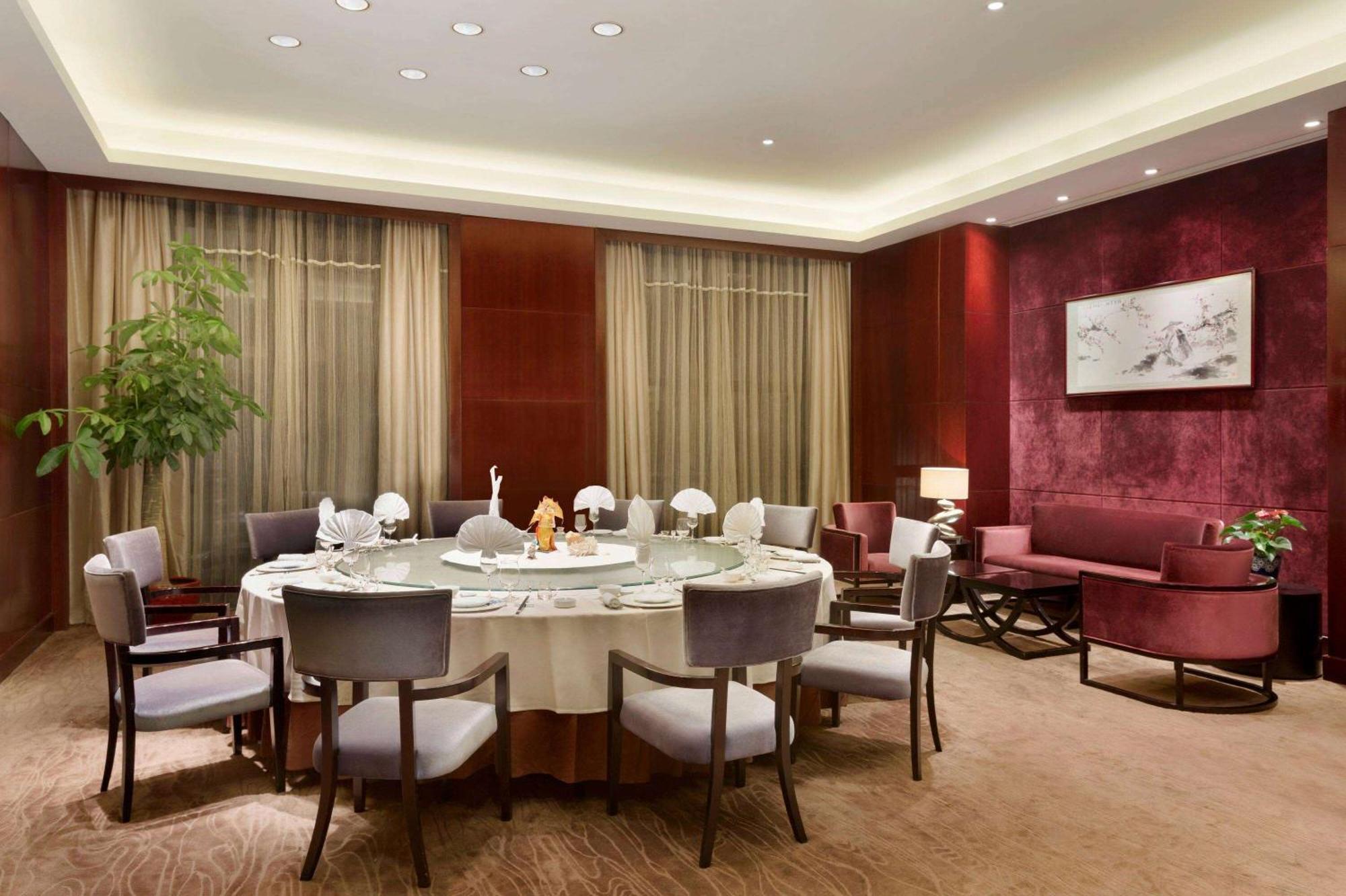 Hotel Ramada Plaza Lianyungang Exterior foto