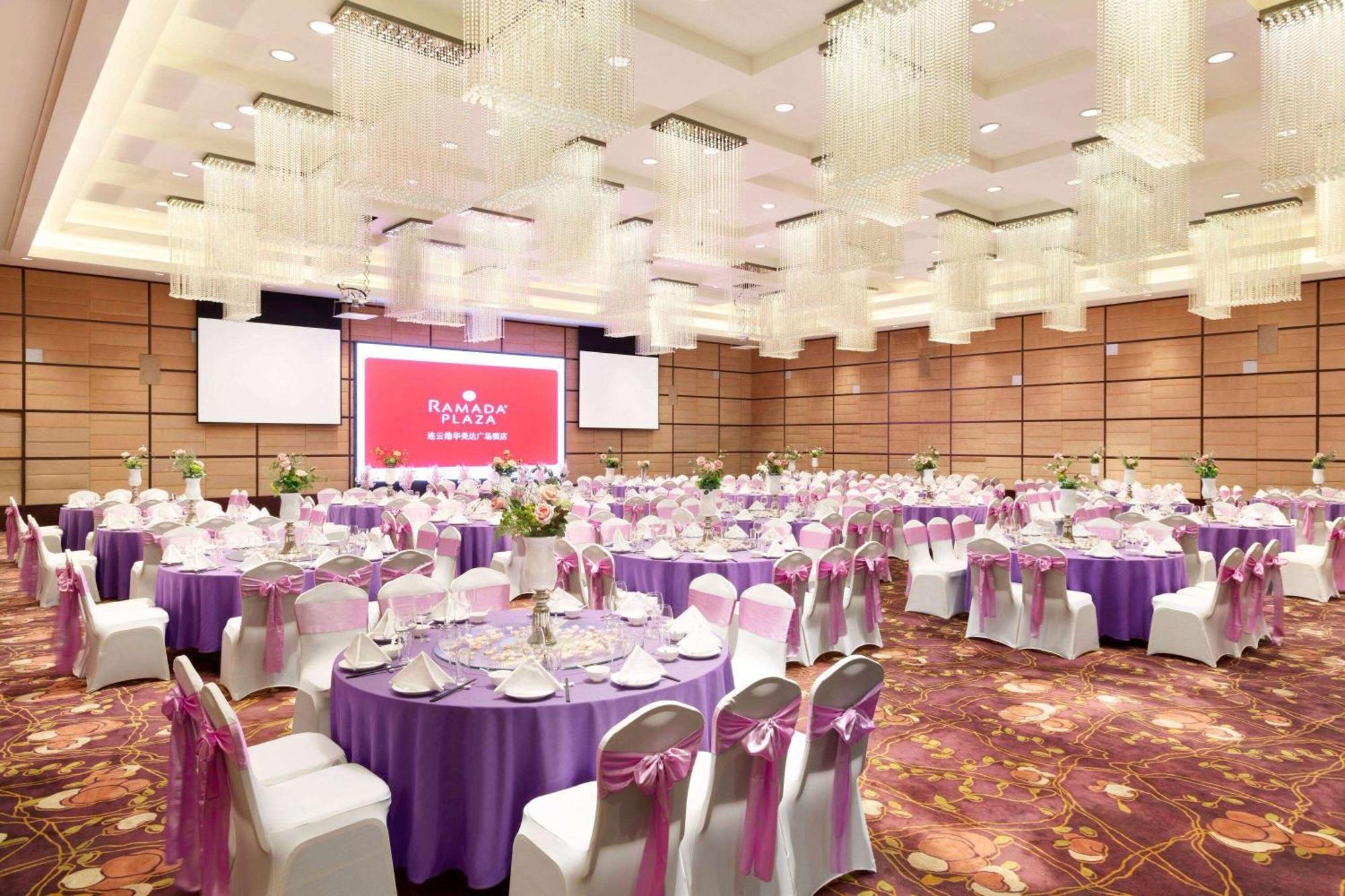 Hotel Ramada Plaza Lianyungang Exterior foto