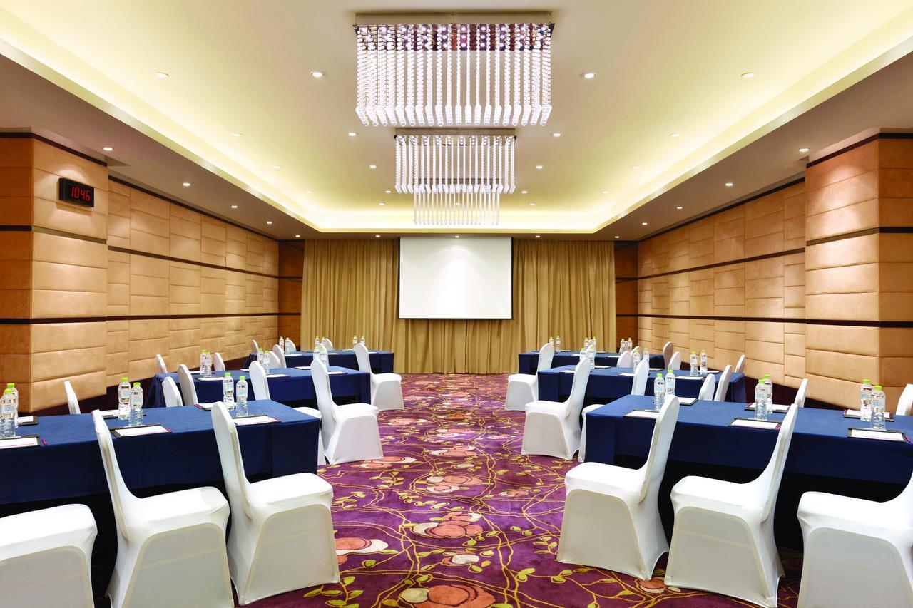 Hotel Ramada Plaza Lianyungang Exterior foto