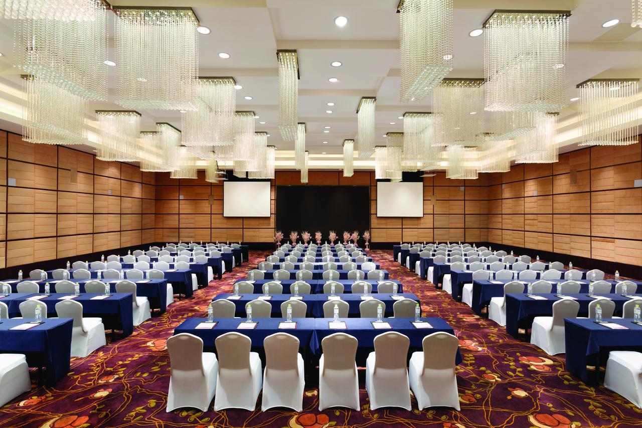 Hotel Ramada Plaza Lianyungang Exterior foto